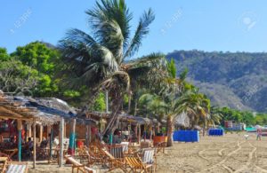 73807038-tropical-beach-in-puerto-lopez-ecuador